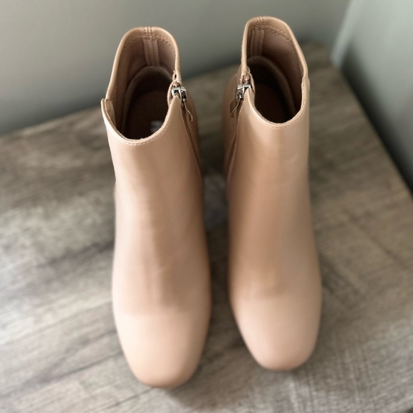 MIA Carla Nude Bootie - 6.5 - Picture 8 of 11